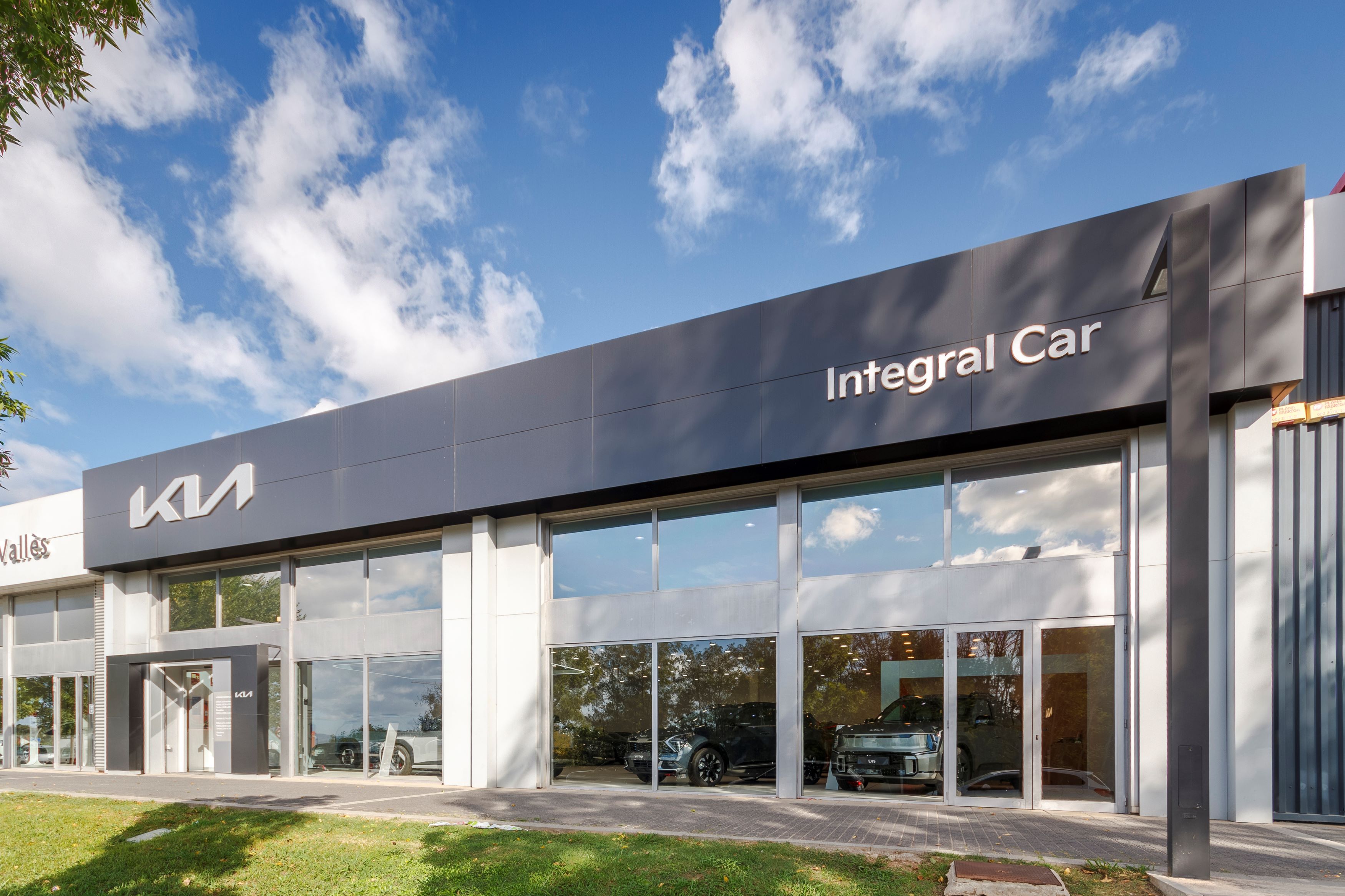 KIA YOMOVO INTEGRAL CAR - SANT CUGAT